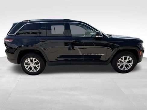 Used 2023 Jeep Grand Cherokee Limited AWD/4WD image 6