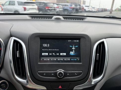 Used 2018 Chevrolet Equinox LT AWD/4WD image 14