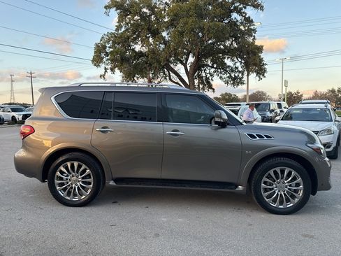 Used 2016 INFINITI QX80 Luxe w/ 22" Wheel Package image 4