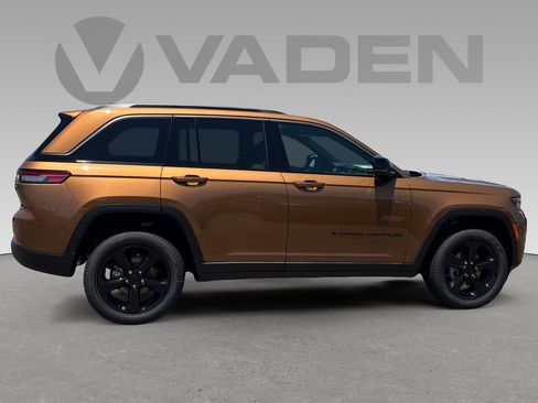 New 2026 Jeep Grand Cherokee Limited w/ Limited Altitude Package RWD image 6