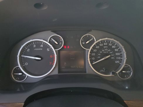 Used 2014 Toyota Tundra Limited w/ Limited Premium Package image 28