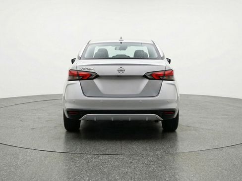 Used 2025 Nissan Versa SV image 7