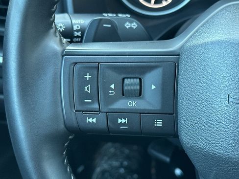 Used 2025 Nissan Rogue SV FWD image 27