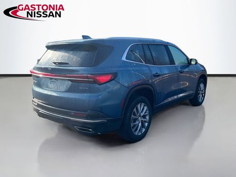 Used 2025 Buick Enclave Preferred image 9
