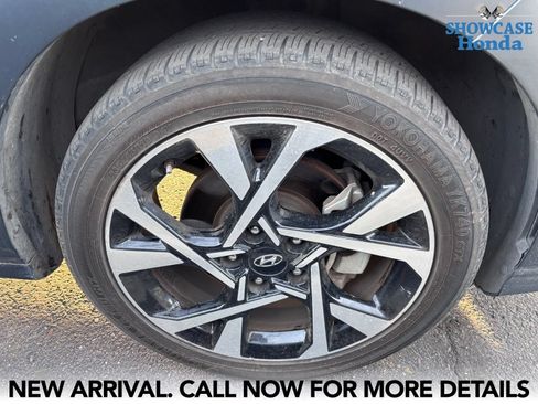 Used 2023 Hyundai Kona Limited FWD image 7