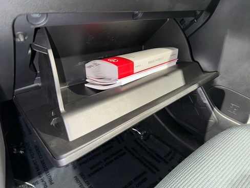 Certified 2022 Toyota RAV4 LE image 28