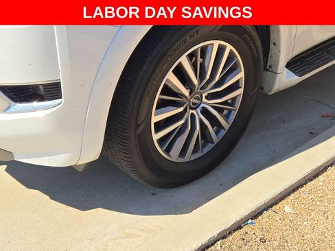 Used 2022 Nissan Armada SV w/ SV Appearance Package RWD image 19
