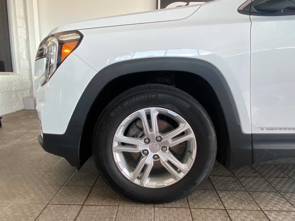 Used 2023 GMC Terrain SLE FWD image 31