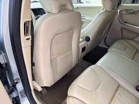 Used 2013 Volvo XC60 T6 image 36