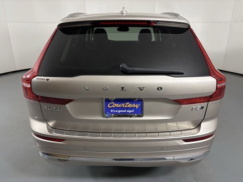 Used 2023 Volvo XC60 B5 Plus image 7