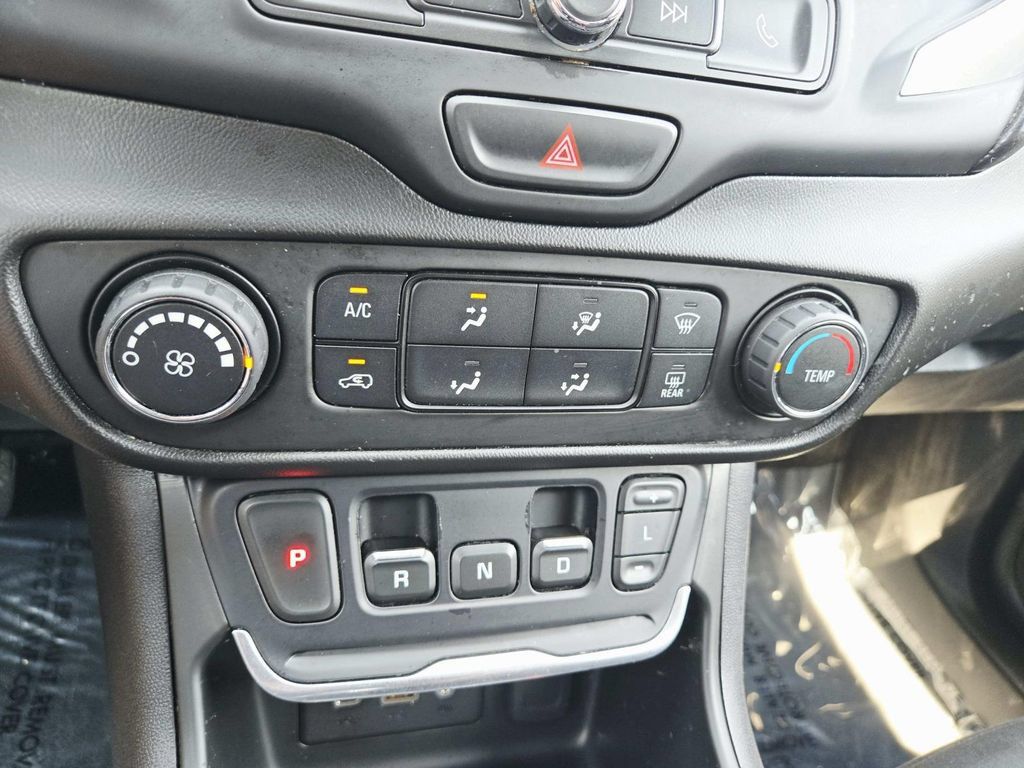 Used 2019 GMC Terrain SLE FWD image 26