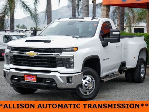 Used 2024 Chevrolet Silverado 3500 LT w/ Convenience Package image 4
