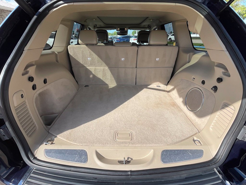 Used 2018 Jeep Grand Cherokee Overland RWD image 11