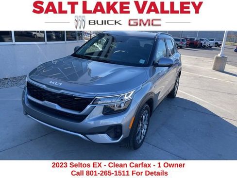 Used 2023 Kia Seltos EX image 2