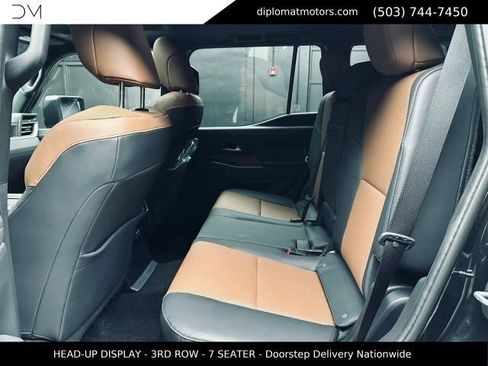 Used 2026 Lexus GX 550 w/ Accessory Package (2T) AWD/4WD image 25