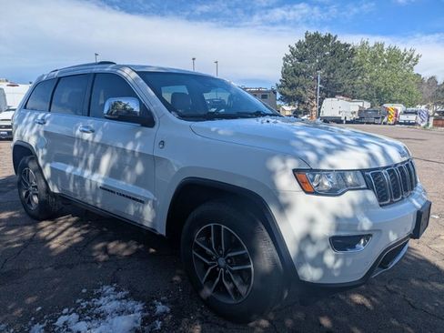 Used 2018 Jeep Grand Cherokee Limited AWD/4WD image 3