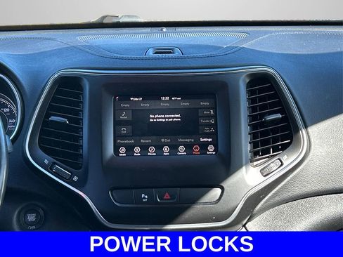 Used 2019 Jeep Cherokee Latitude Plus image 14