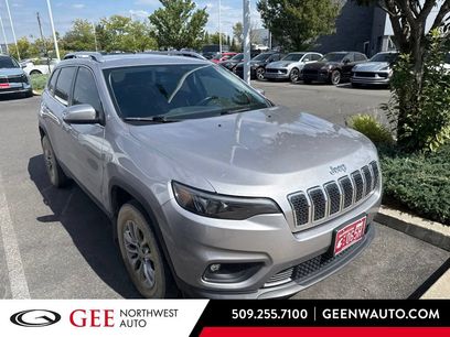 Used 2019 Jeep Cherokee Latitude Plus w/ Comfort/Convenience Group