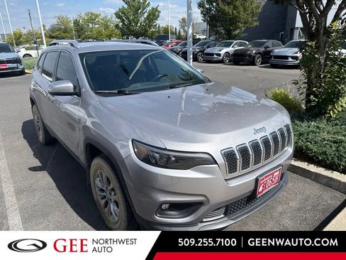 Used 2019 Jeep Cherokee Latitude Plus w/ Comfort/Convenience Group AWD/4WD image 1