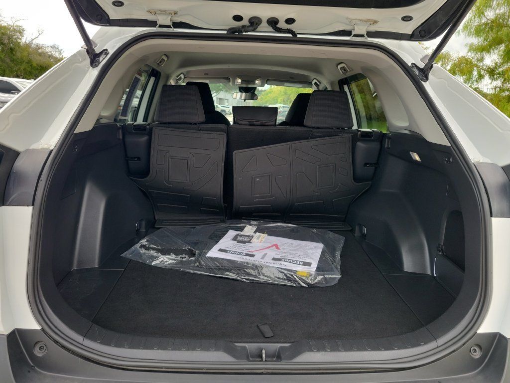 Certified 2024 Toyota RAV4 LE AWD/4WD image 29