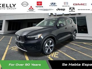 Used 2025 Volvo XC40 B5 Plus w/ Climate Package video 1