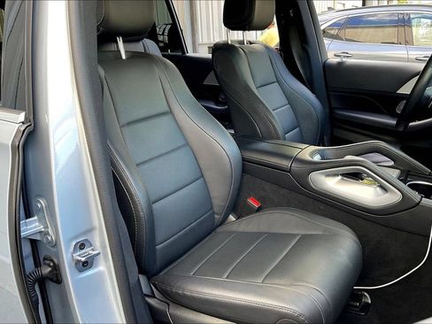 Used 2025 Mercedes-Benz GLS 450 4MATIC image 24