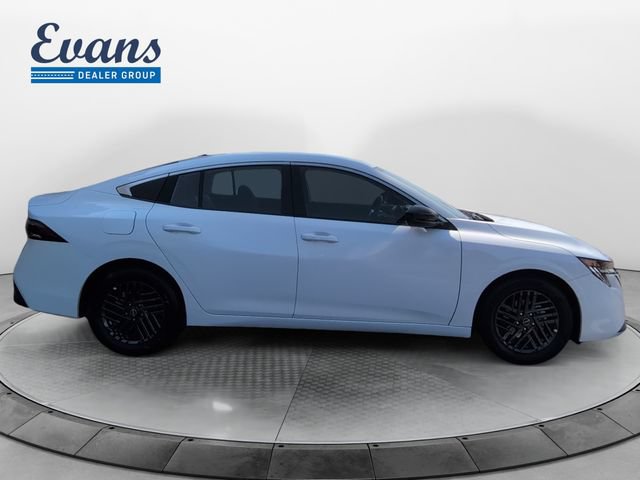Used 2026 Nissan Sentra SV FWD image 9
