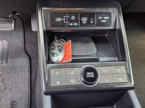 Used 2024 Hyundai Kona Limited image 21
