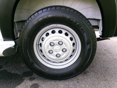 Used 2025 RAM ProMaster 2500 w/ U-Haul Equipment Group FWD image 40
