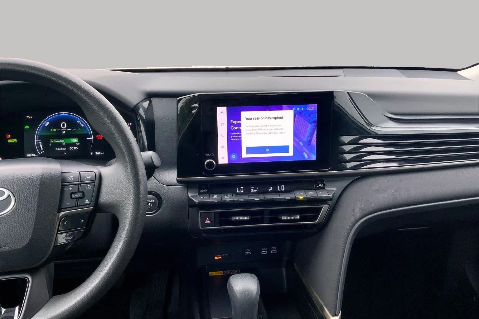 Used 2025 Toyota Camry LE w/ Convenience Package FWD image 7