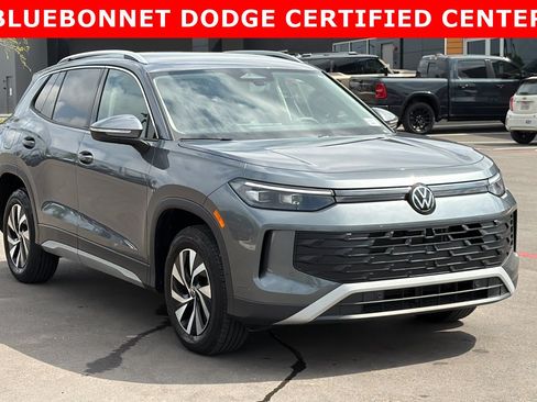 Used 2025 Volkswagen Tiguan S AWD/4WD image 3