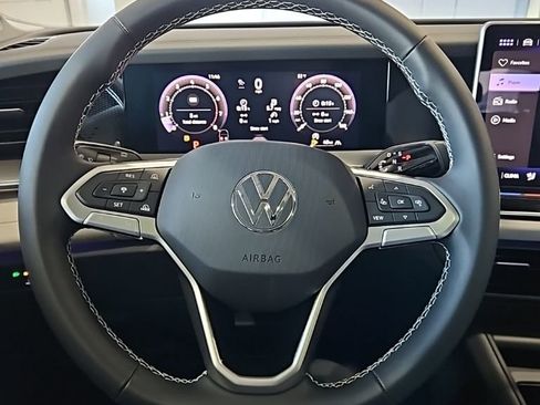 New 2026 Volkswagen Tiguan SE AWD/4WD image 35