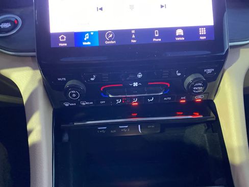 Used 2021 Jeep Grand Cherokee L Limited image 12