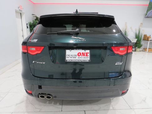 Used 2017 Jaguar F-PACE Premium image 5