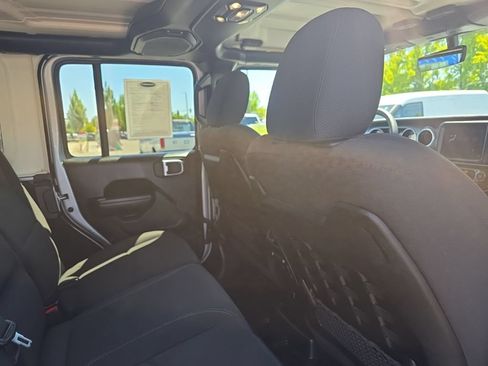 Used 2023 Jeep Wrangler Unlimited Rubicon 4xe AWD/4WD image 11