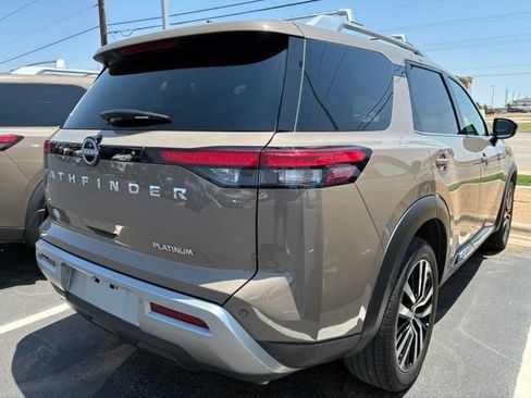 Certified 2023 Nissan Pathfinder Platinum FWD image 6