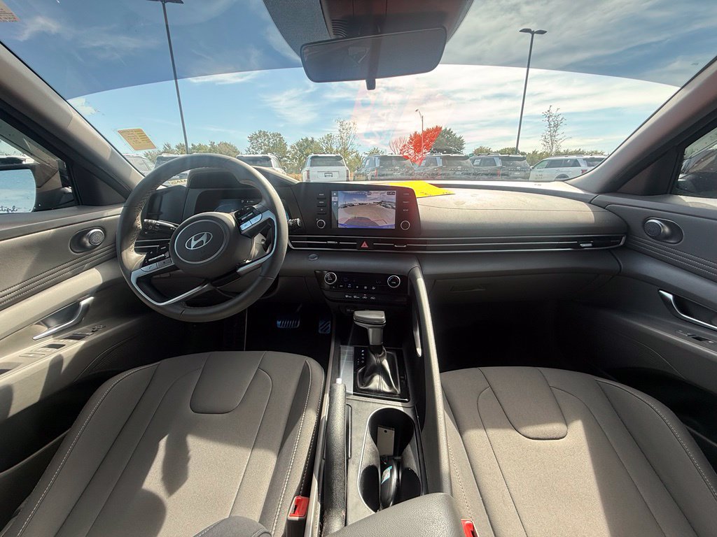 Certified 2025 Hyundai Elantra Sport FWD image 27