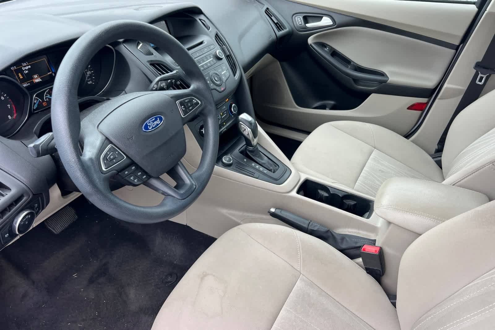 Used 2016 Ford Focus SE FWD image 9