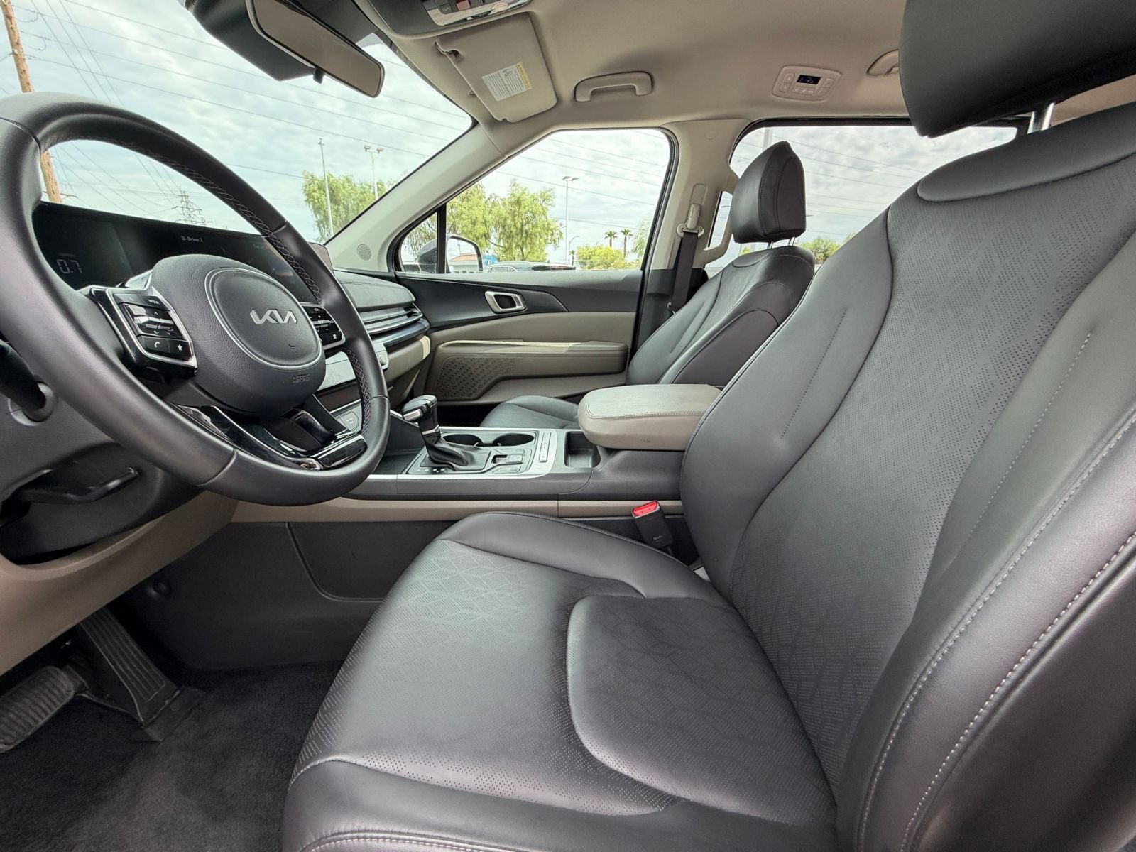 Used 2026 Kia Carnival FWD image 27