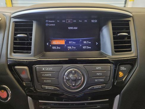 Used 2017 Nissan Pathfinder S image 25