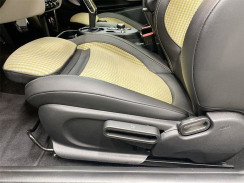 Certified 2024 MINI Cooper SE image 18