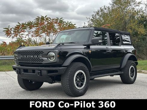 Used 2022 Ford Bronco Badlands image 3