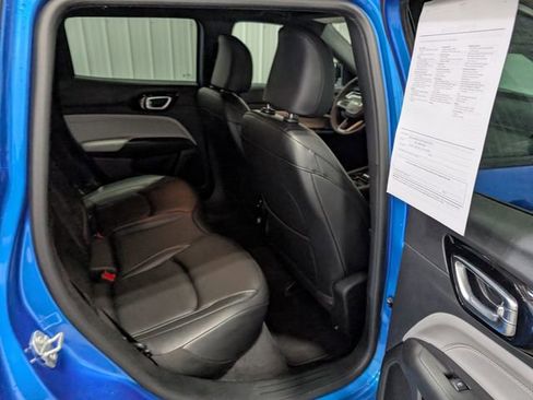 Used 2025 Jeep Compass Limited AWD/4WD image 25