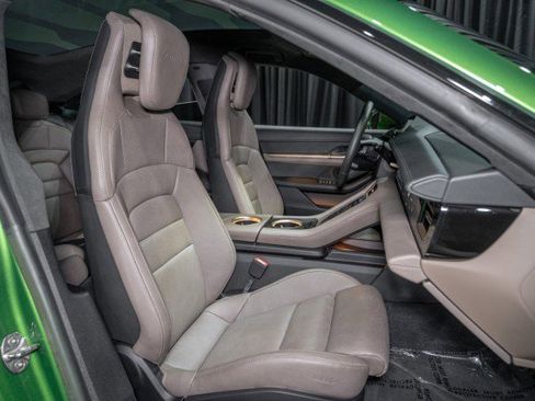Used 2023 Porsche Taycan image 13