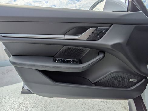 New 2025 Porsche Taycan image 13