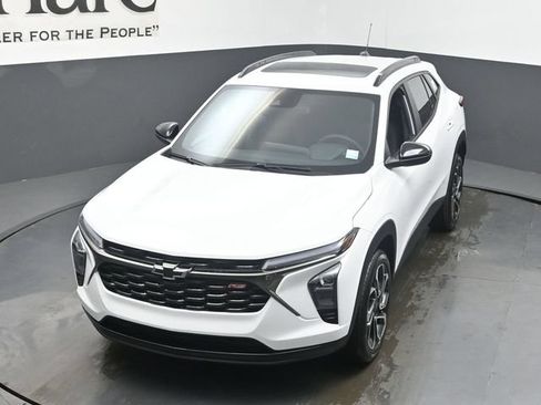 New 2026 Chevrolet Trax RS w/ Sunroof Package FWD image 24