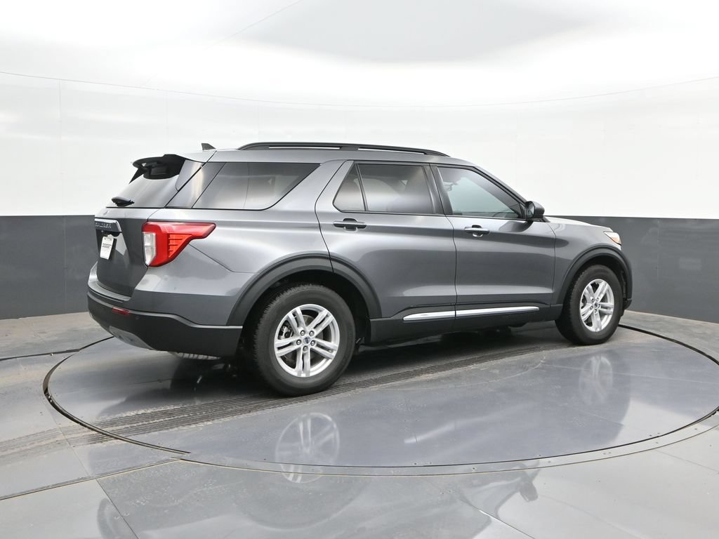Used 2024 Ford Explorer XLT w/ Equipment Group 202A RWD image 15