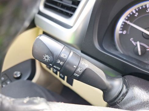 Used 2018 Toyota Highlander Limited Platinum image 22