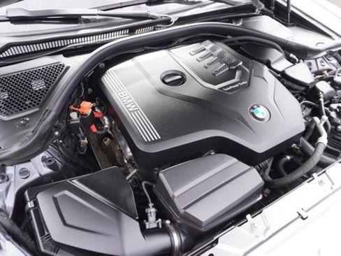 Used 2022 BMW 330i xDrive Sedan w/ Driving Assistance Package image 9