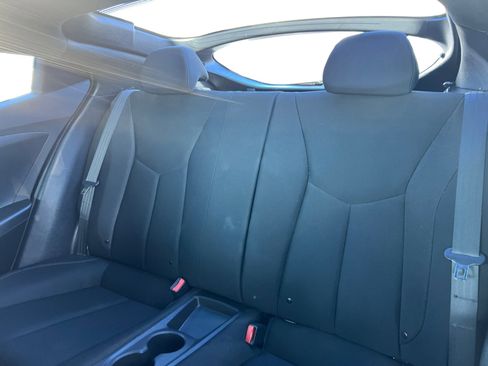 Used 2017 Hyundai Veloster Value Edition image 11